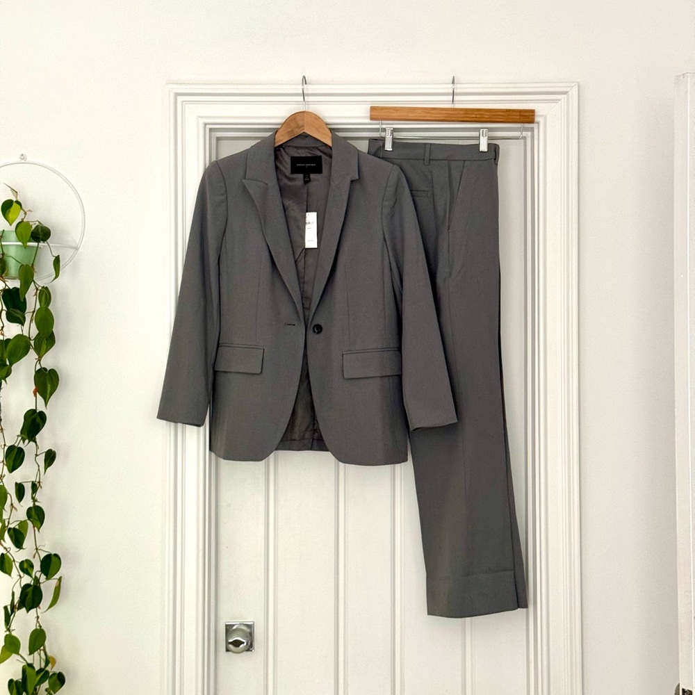 Banana Republic Brand New Gray Suit